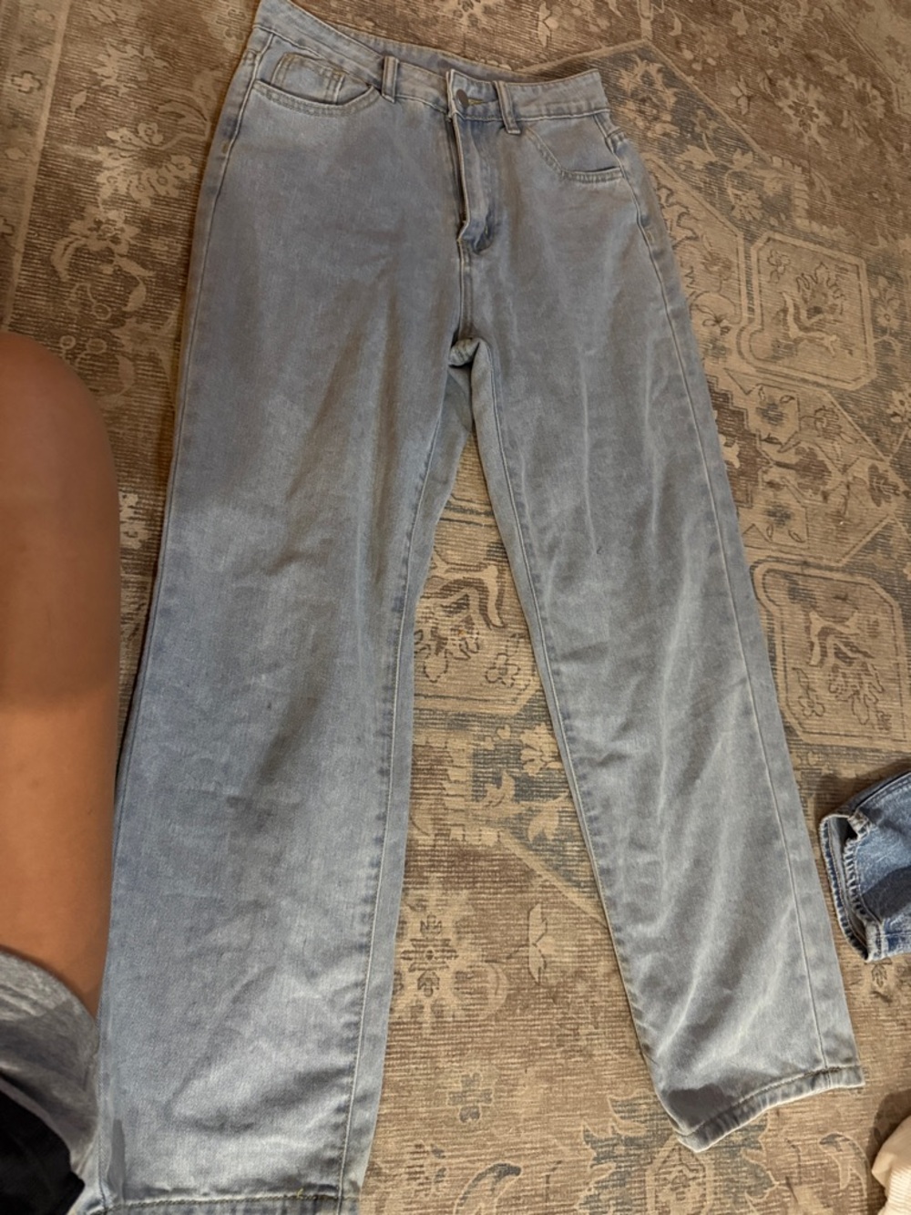 Classic High-Rise Straight Leg Jeans in Light Gray